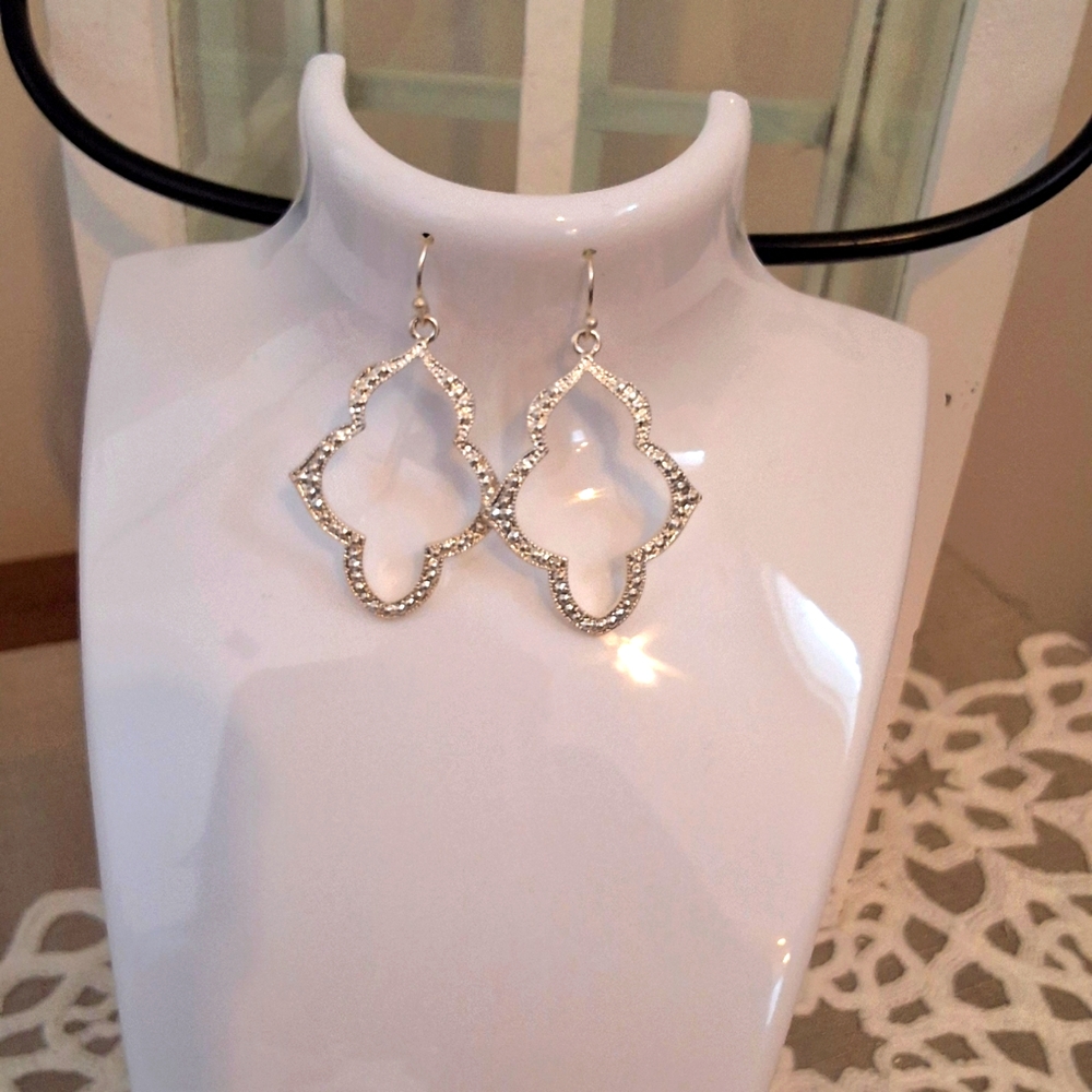 💥SALE💥And Lovely Silver Cut Out Dangle Earrings NEW